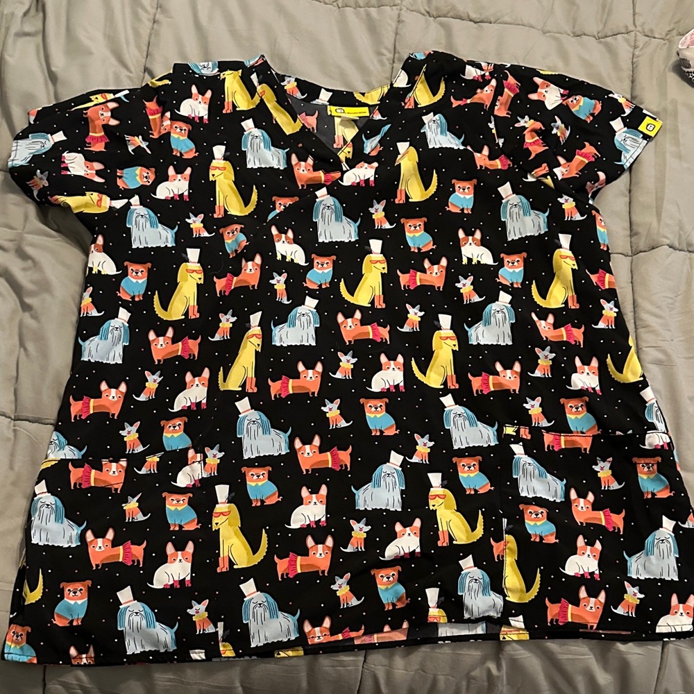 WonderWink Black Animal Print Short Sleeve Top
